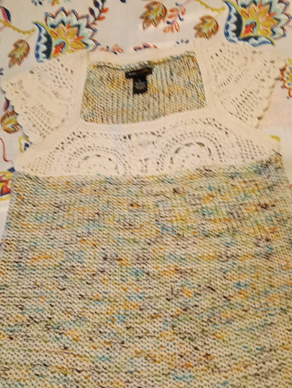 BCBGMaxAzria Large Top/Tunic - Picture 4 of 6